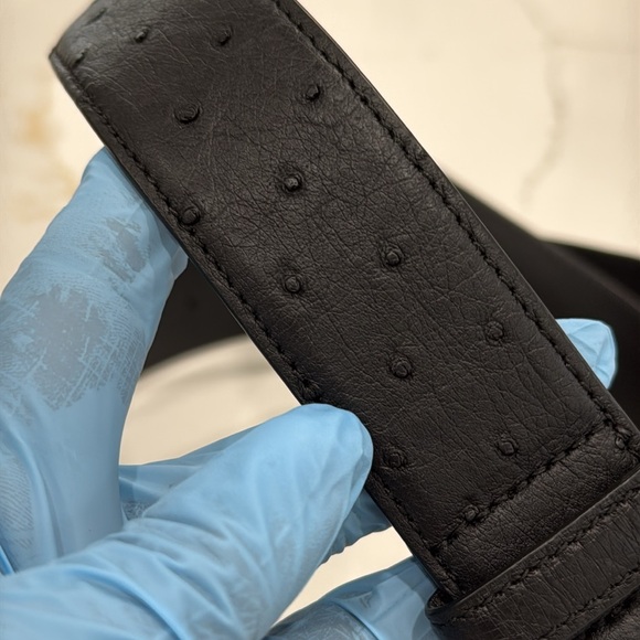 ⭐️⭐️⭐️SOLD⭐️⭐️⭐️Bottega Veneta Textured Dot Leather Belt - Picture 4 of 8